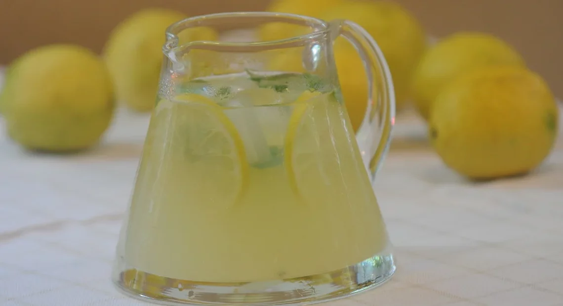 Лимонад с мятой и огурцом